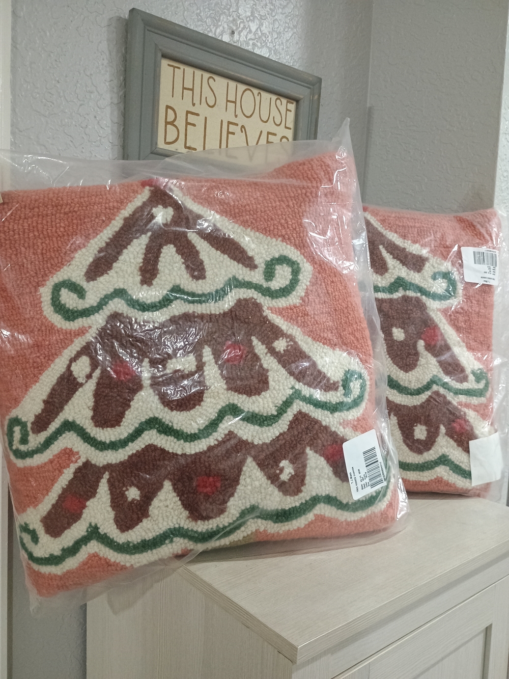 2) 18x18 Hooked Christmas Tree Pillow NEW